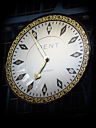 Photograph of Dent station clock at St Pancras International